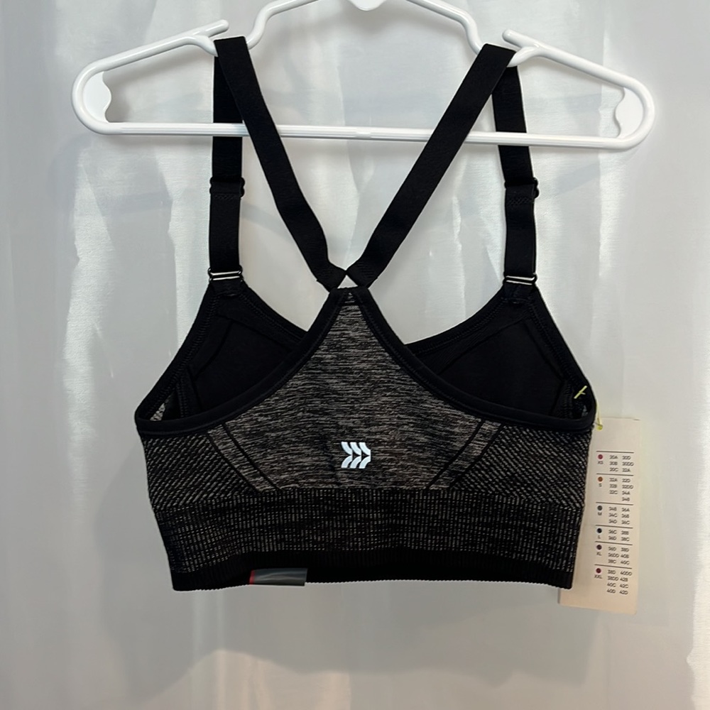 1 piece seamless cami bra. 1783 - Picture 2 of 6